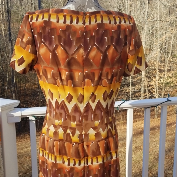 Pretty Brown Dress - Picture 3 of 4